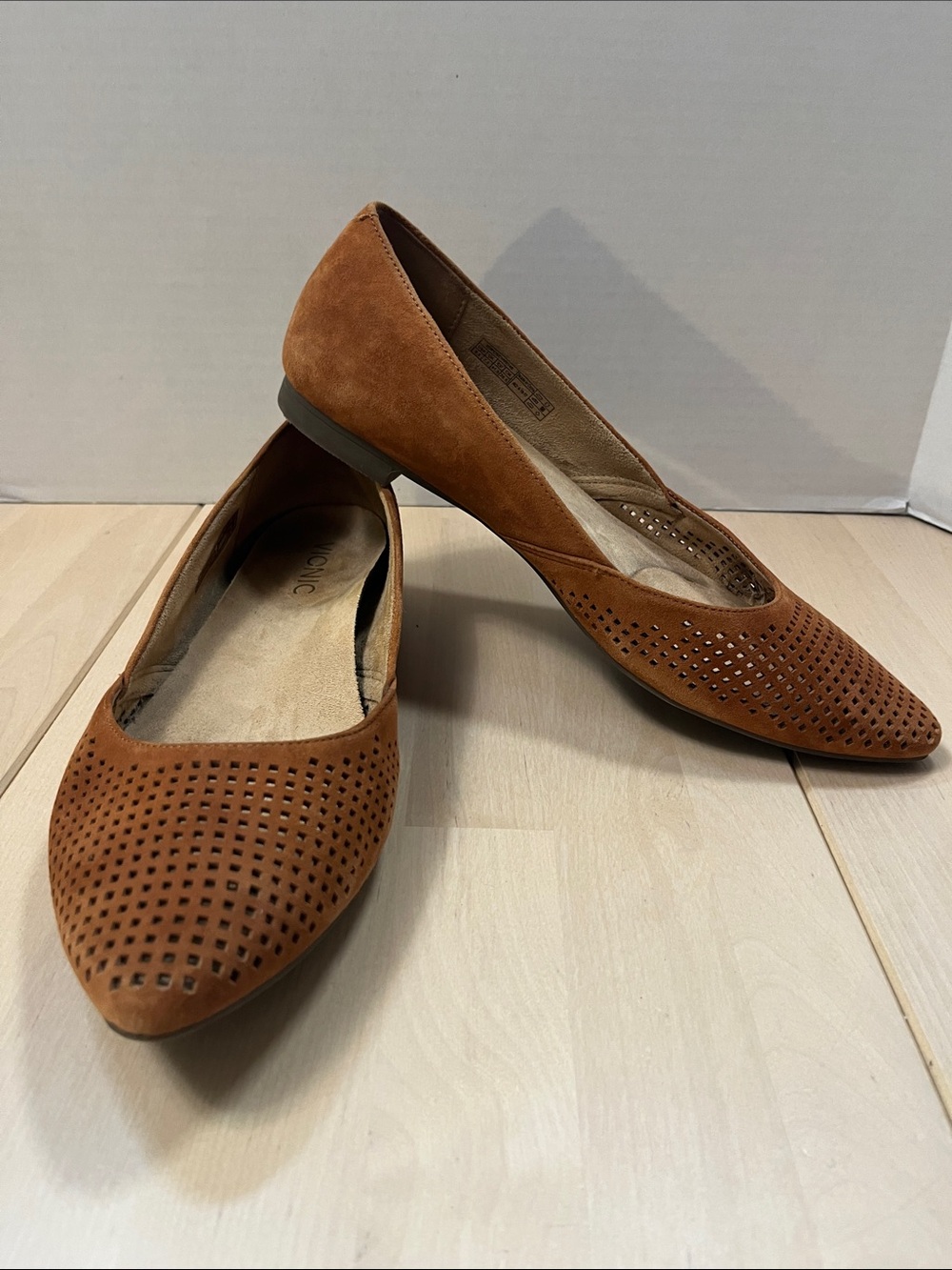 Vionic Posey Rust Brown Suede Pointed Toe Flats - Women’s Size 9.5